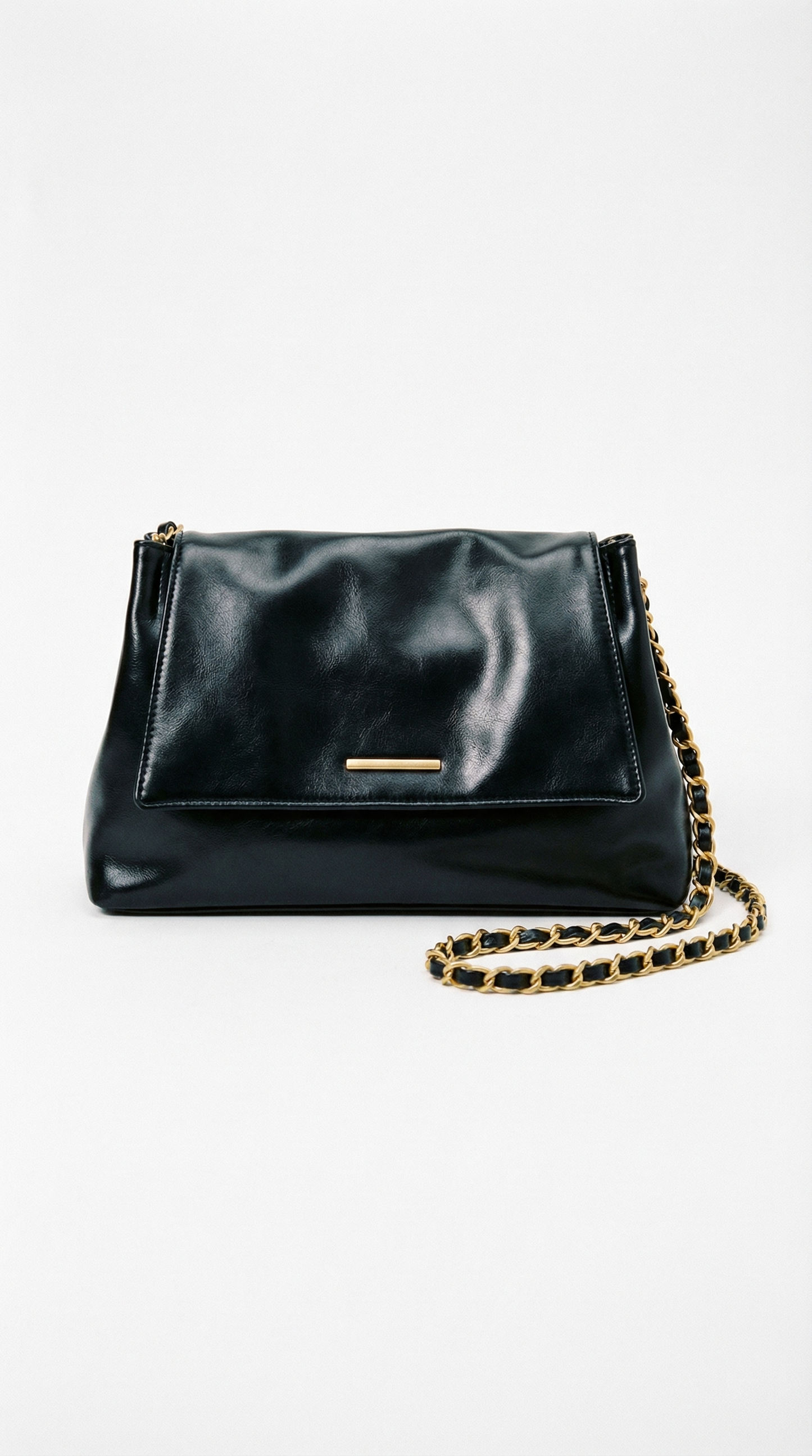 Celestina – Elegante Schultertasche mit Kettenhenkeln in Lederoptik