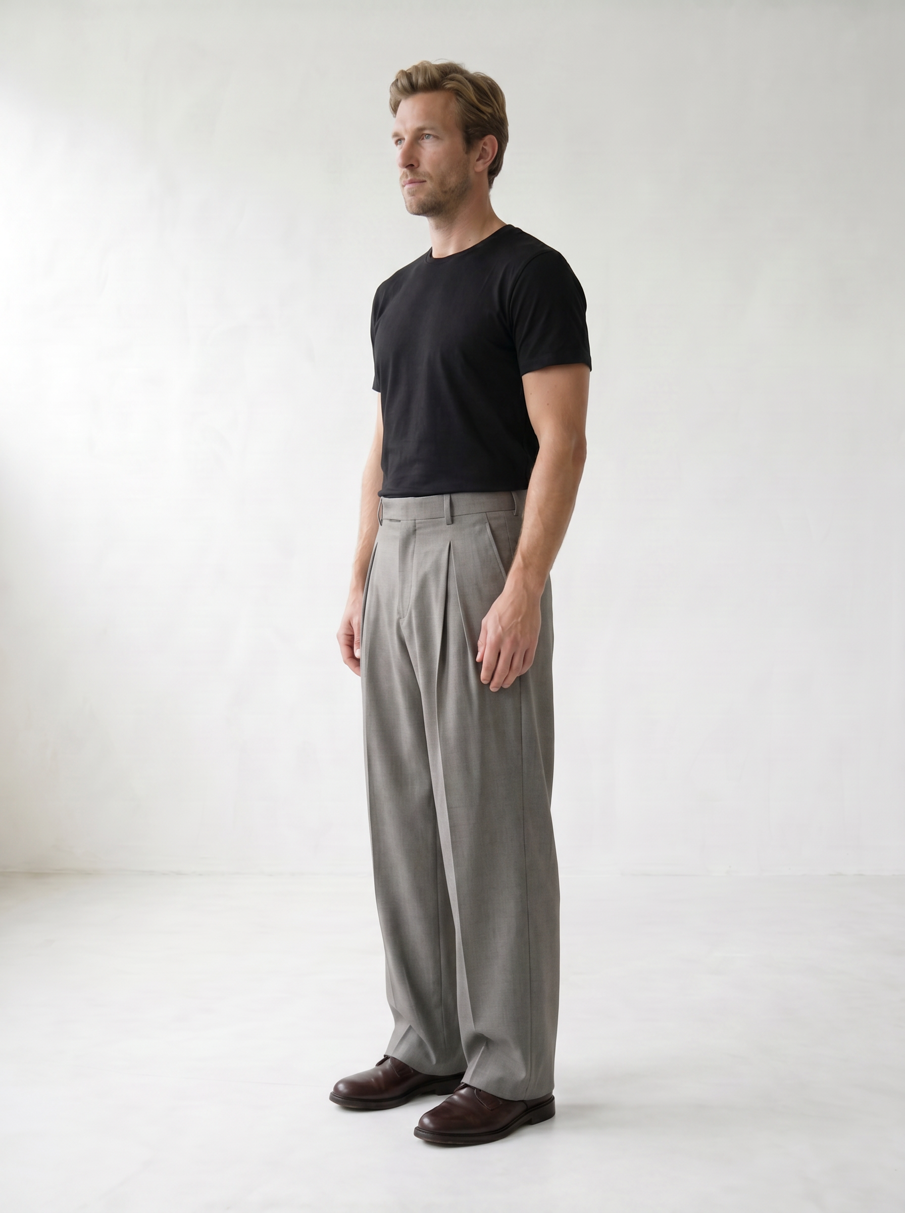 Sundrel master workflow Pleated Wide-Leg Tailored Trousers - 02_trousers_gray_model_side