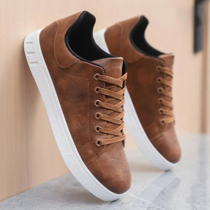 Tom Hollinger | Klassischer Sneaker in Lederoptik