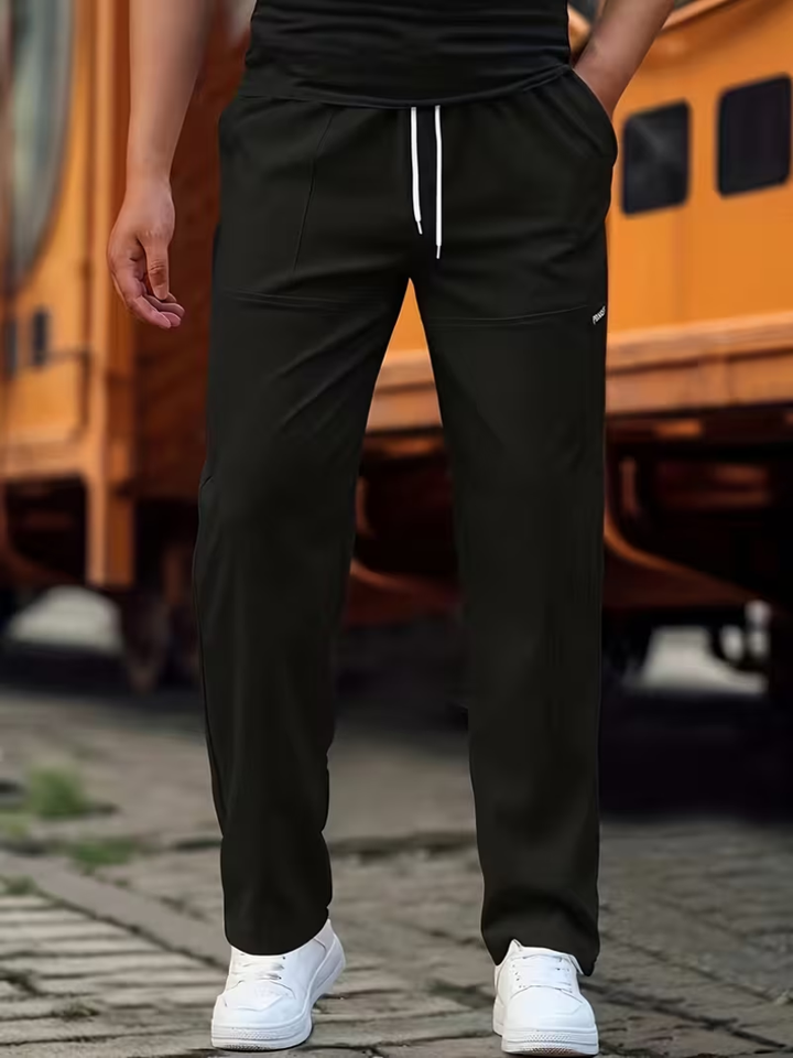 Men's Lightweight Straight-Leg Trousers - Casual Fit — Black