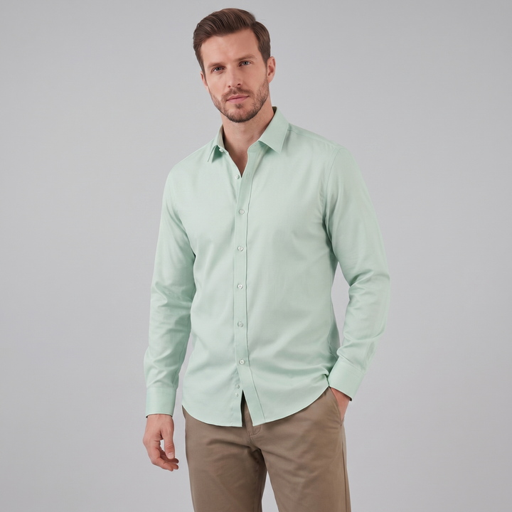 Men's Slim Fit Long Sleeve Dress Shirt with Point Collar - Classic Formal Office Wear — Light Green