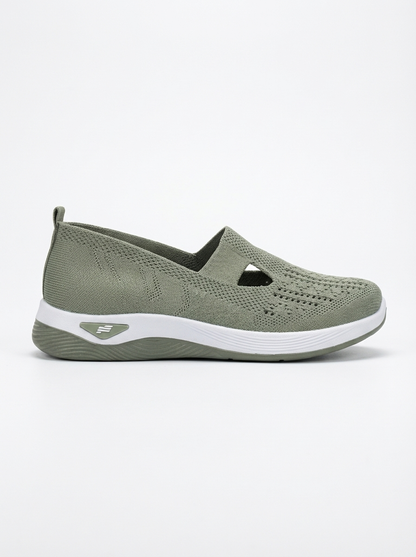Bella Slip-On Sneaker aus atmungsaktivem Flyknit