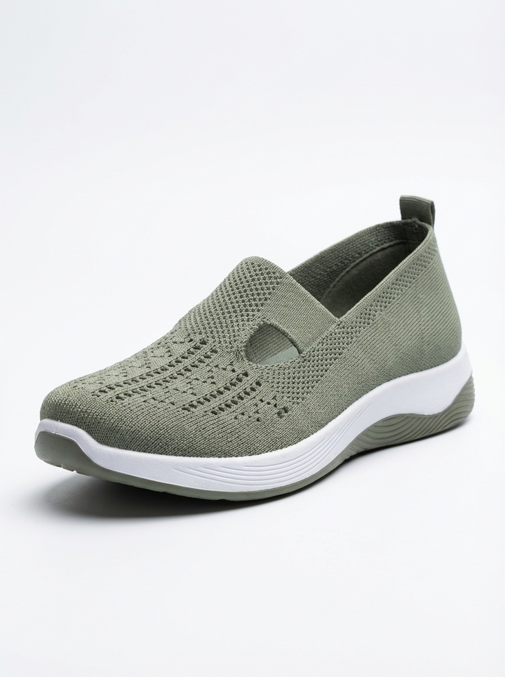 Bella Slip-On Sneaker aus atmungsaktivem Flyknit