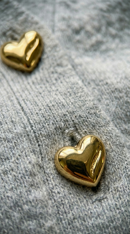 Corina – Damen-Strickjacke mit goldenen Herzknöpfen