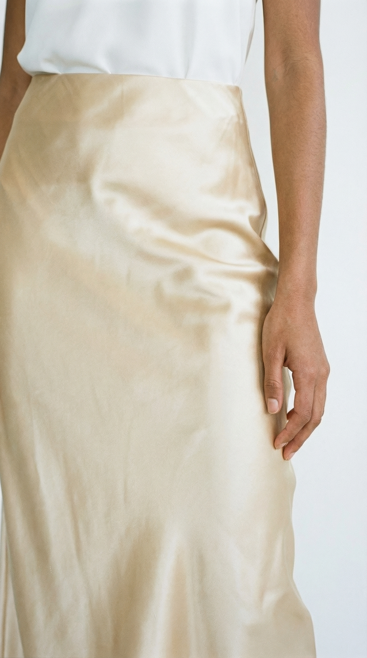 Luciana – Eleganter Damen-Midirock aus fließendem Satin