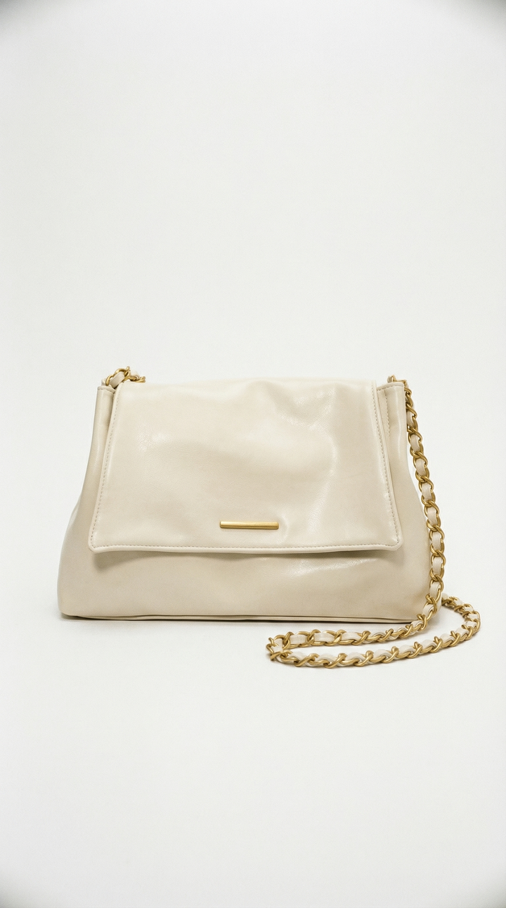 Celestina – Elegante Schultertasche mit Kettenhenkeln in Lederoptik